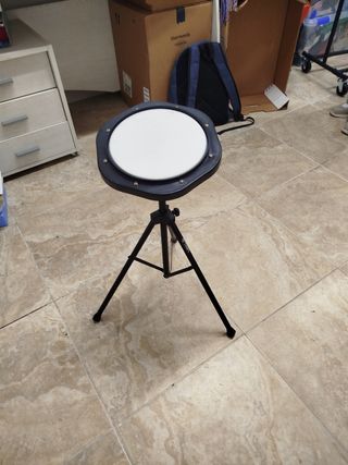 Caja sorda con soporte 