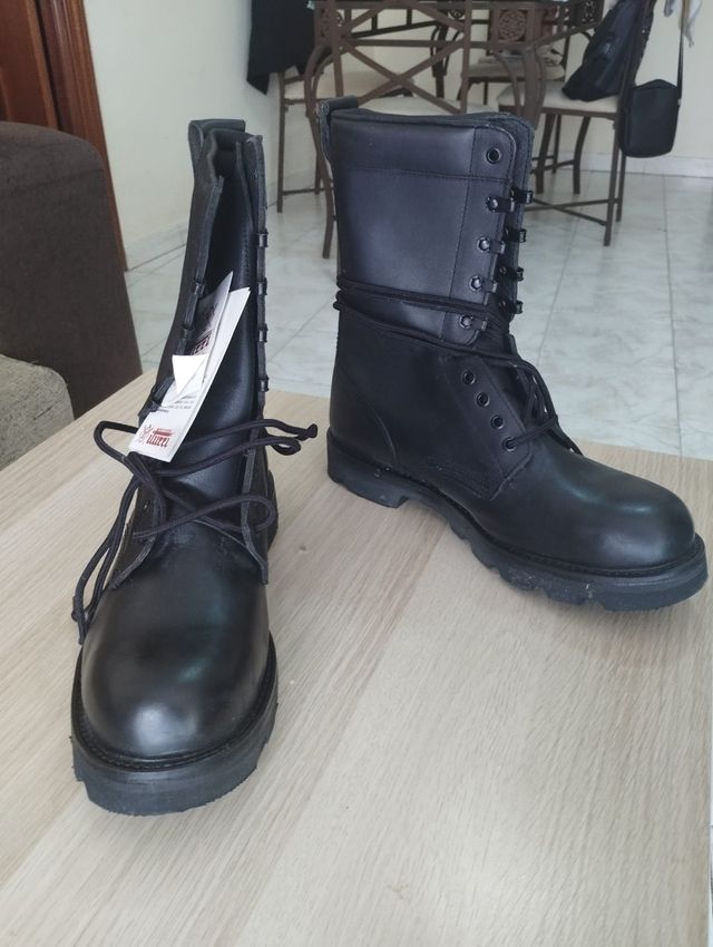 Botas militares negras iturri
