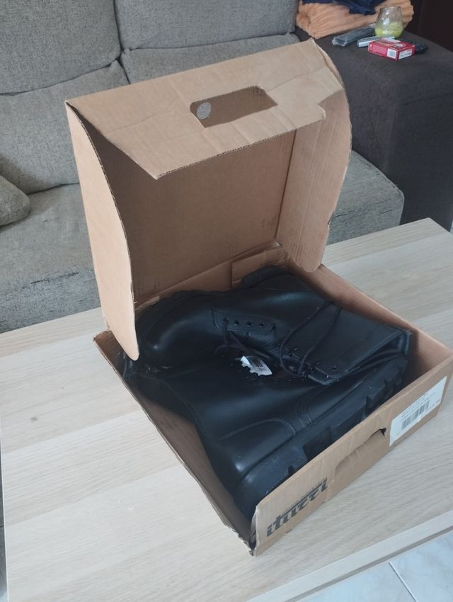 Botas militares negras iturri