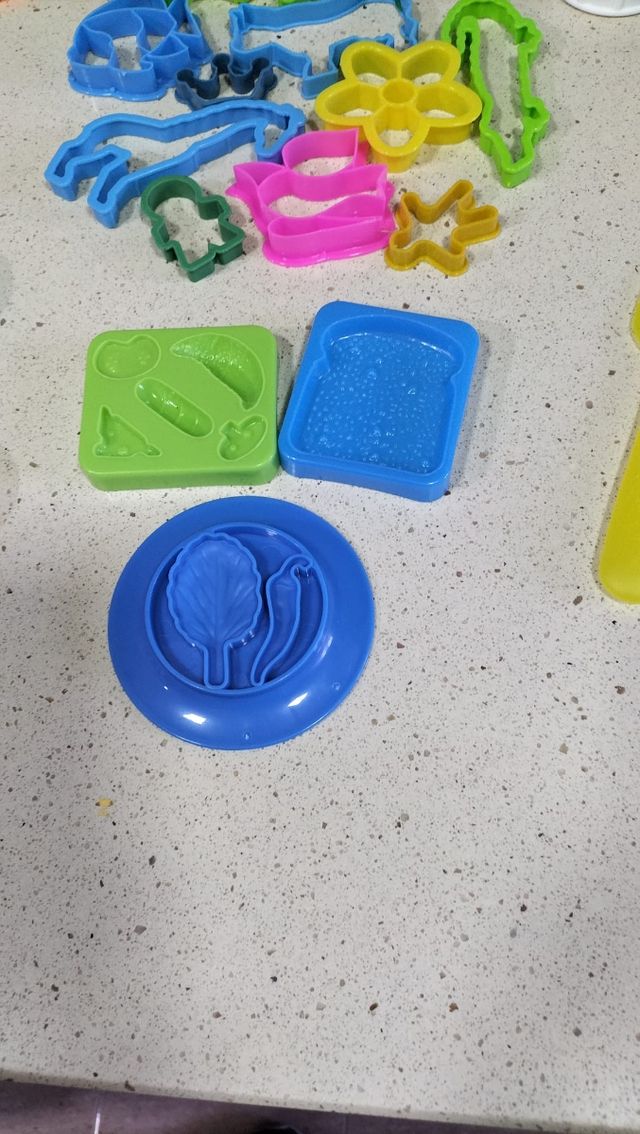 Play-Doh:Fabrica pasta y 60 Accesorios plastilina