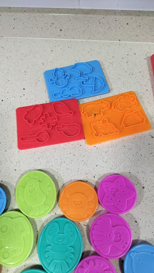 Play-Doh:Fabrica pasta y 60 Accesorios plastilina