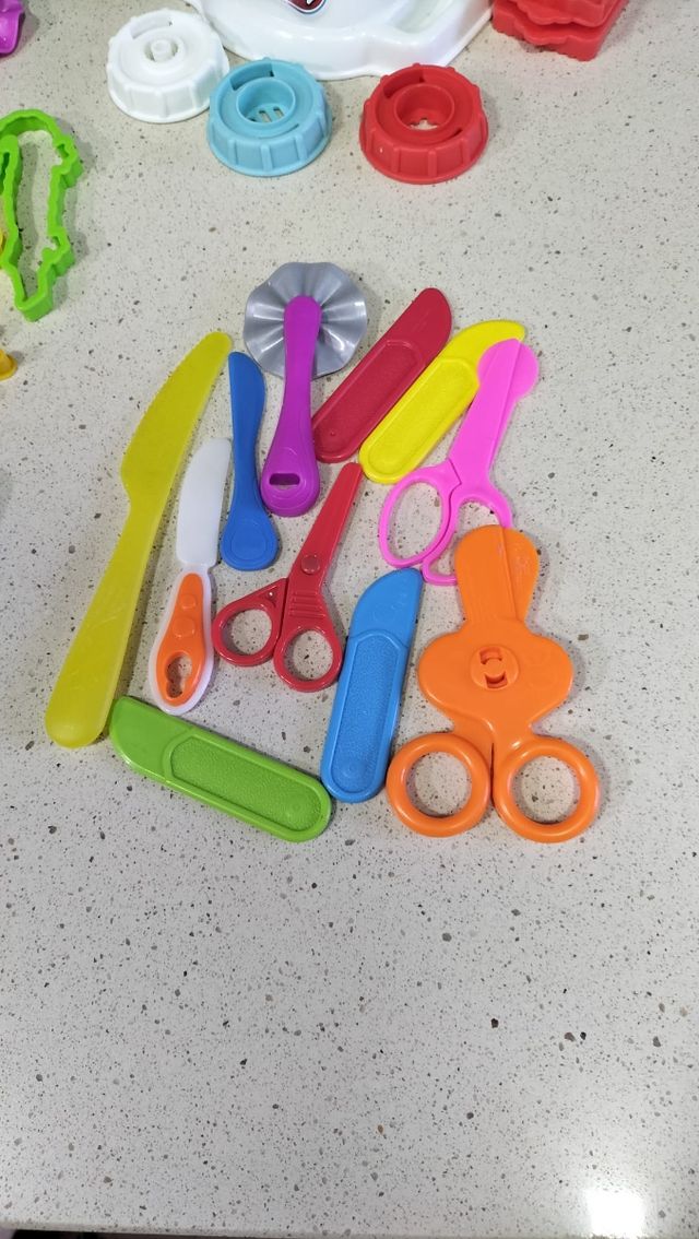 Play-Doh:Fabrica pasta y 60 Accesorios plastilina