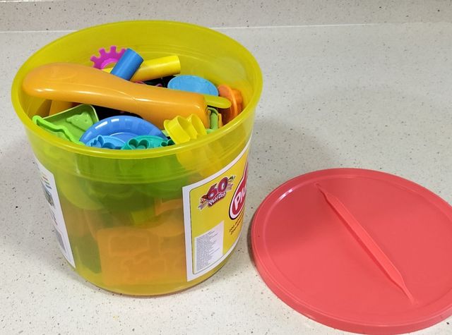 Play-Doh:Fabrica pasta y 60 Accesorios plastilina