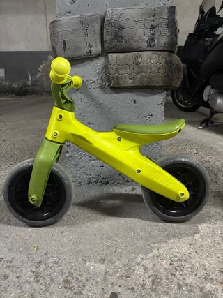 Bicicleta equilibrio niño verde marca Chico