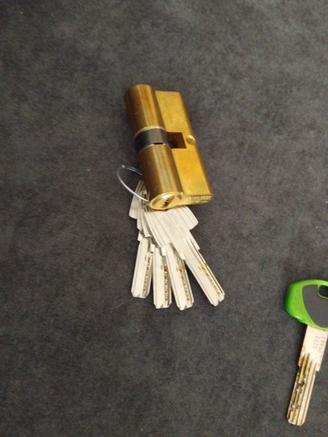 Serratura a cilindro + chiavi