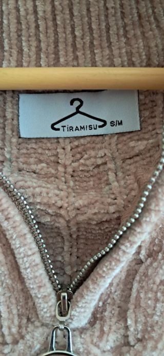 Ropa variada de chica o mujer,
