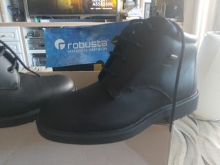 Bota Gore-Tex negra