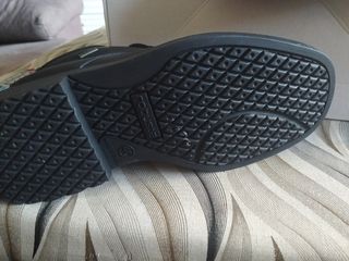 Bota Gore-Tex negra