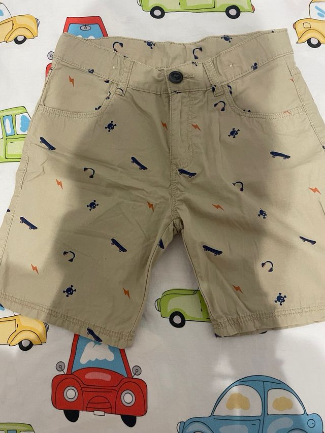 6 Bermudas niño varias tallas y 1 pantalón largo