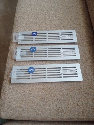 3 Rejillas ventilación aluminio