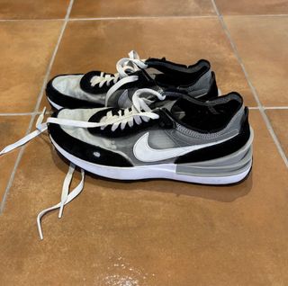 Zapatillas Nike Waffle One - Blancas y Negras