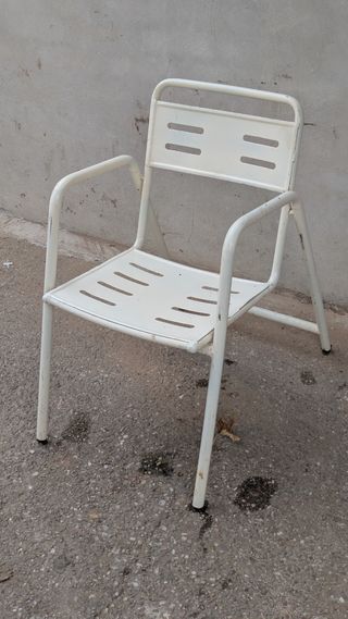 Silla metal terraza color crema