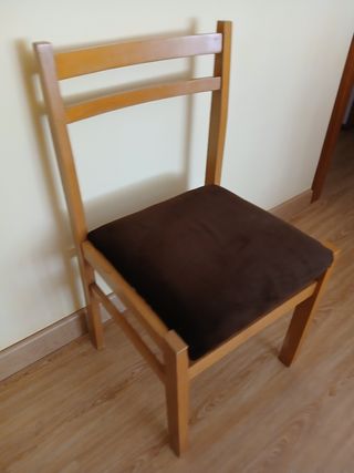 Silla madera marrón