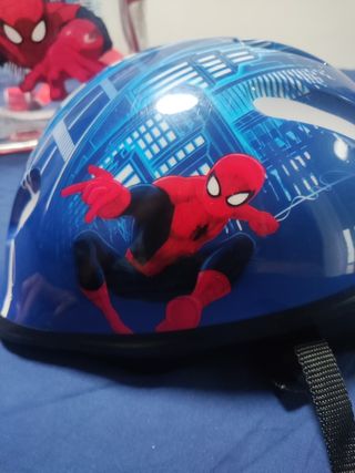 Casco y mochila Spiderman