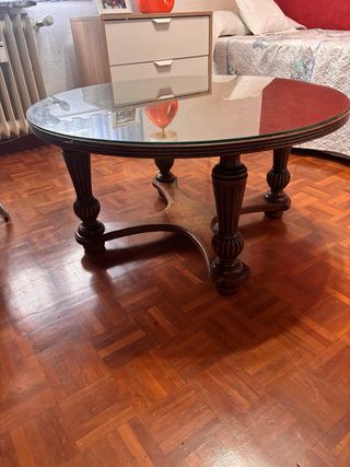 Mesa centro maciza  años 70 para restaurar o uso. 