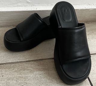 Sandalias cuñas H&M
Talla: 39.