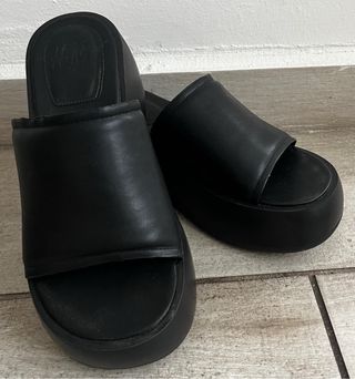 Sandalias cuñas H&M
Talla: 39.