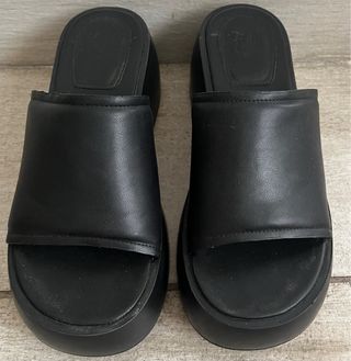 Sandalias cuñas H&M
Talla: 39.
