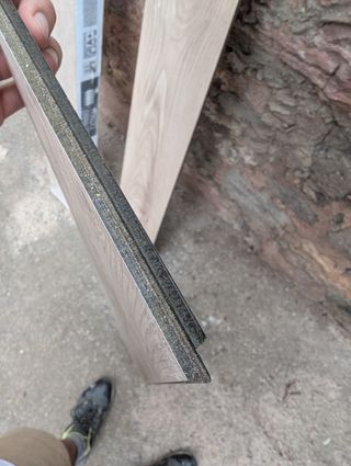 Suelo laminado efecto madera natural