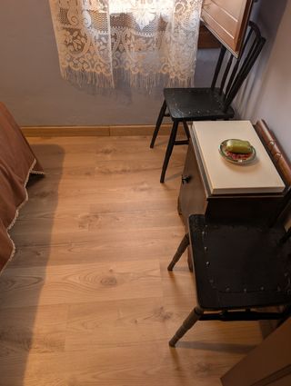 Suelo laminado efecto madera natural