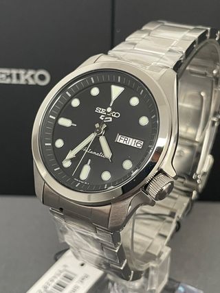 Reloj SEIKO 5 Sport “Black Sunray” SRPE55K1