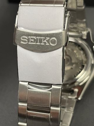Reloj SEIKO 5 Sport “Black Sunray” SRPE55K1