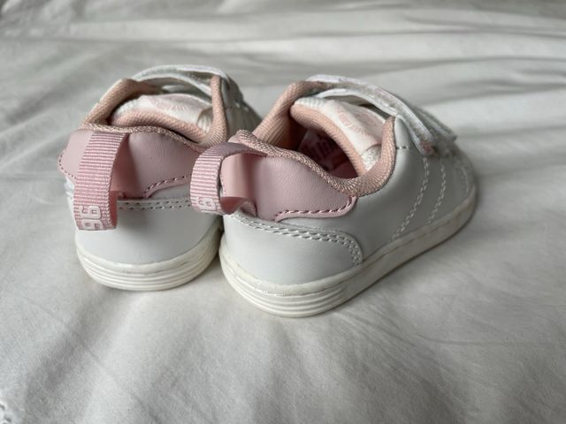 Zapatillas bebé piel blancas rosa
