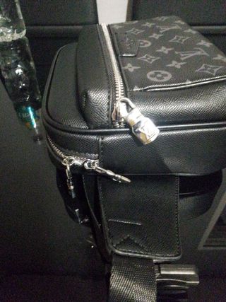Bandolera Louis Vuitton negra