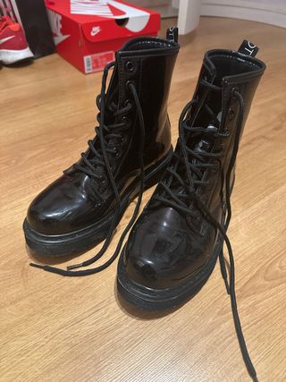 Botas negras charol