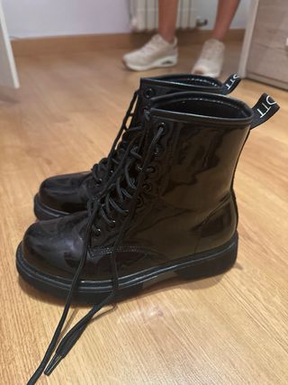 Botas negras charol