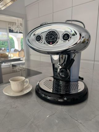 Cafetera Illy - Máquina de cápsulas