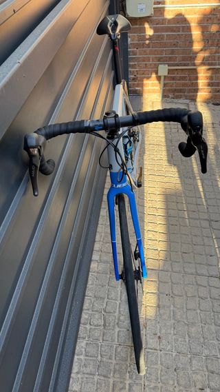 CUBE CROSS RACE. MEJORADA. Talla 58. 
