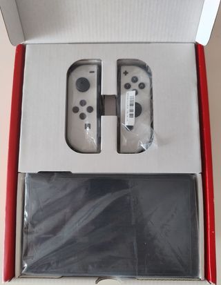 Pack Switch OLED Blanca y 4 juegos