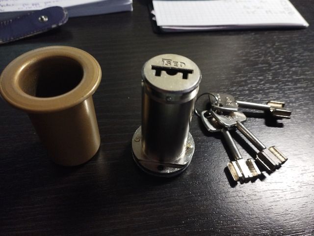 Bombín ISEO cilíndrico nuevo