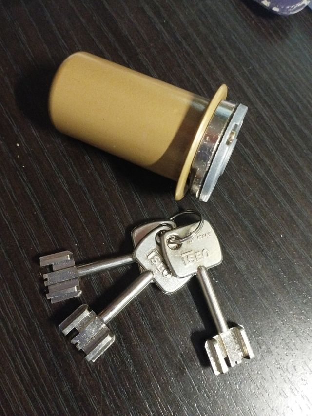 Bombín ISEO cilíndrico nuevo