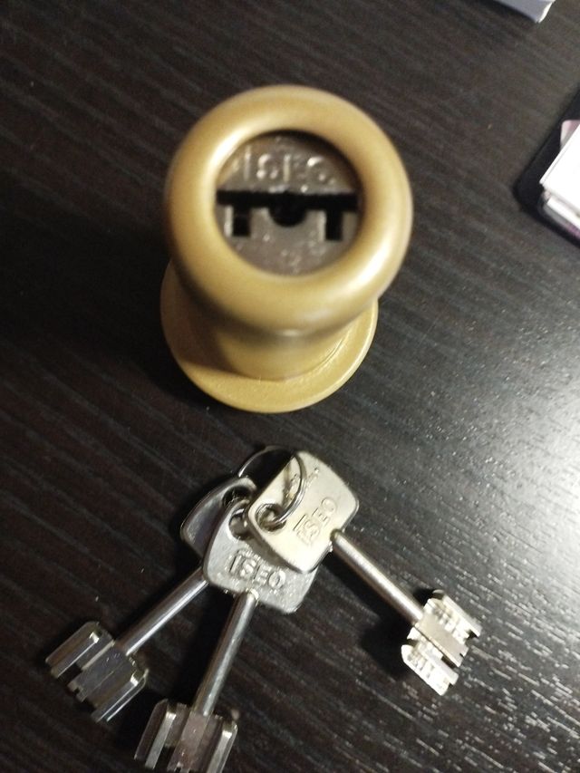 Bombín ISEO cilíndrico nuevo