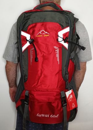 Mochila montaña 60L impermeable – NUEVA