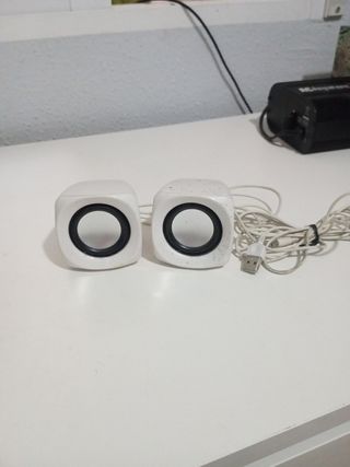 Altavoces PC blancos