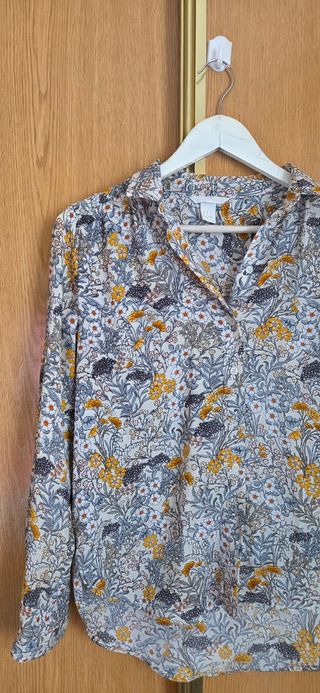 Blusa H&M floral - Talla S
