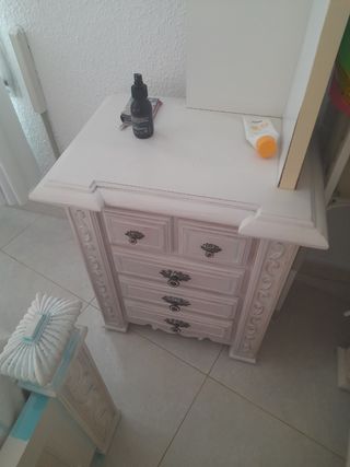 Cama matrimonio clásica blanca