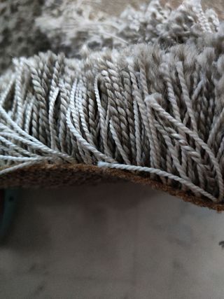 Alfombra beige 195x140cm x5 de altura, comodísima.