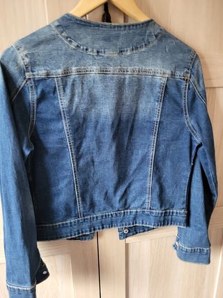 Cazadora vaquera con perlas