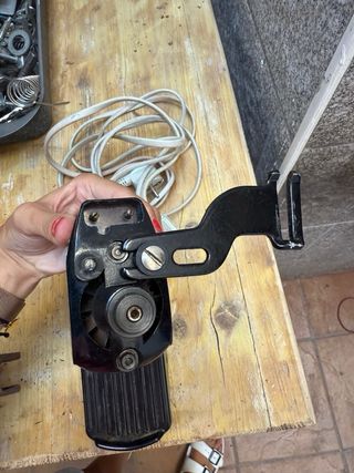 Pedal y motor máquina coser