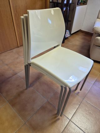 3 Sillas Bontempi cocina - blancas