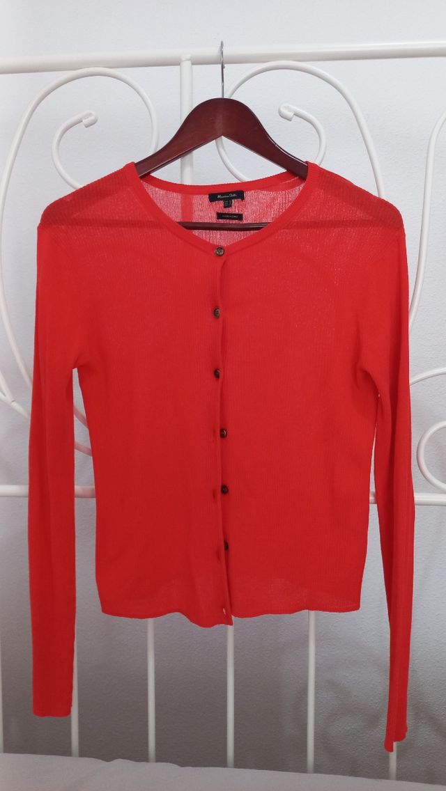 Cárdigan en color CORAL