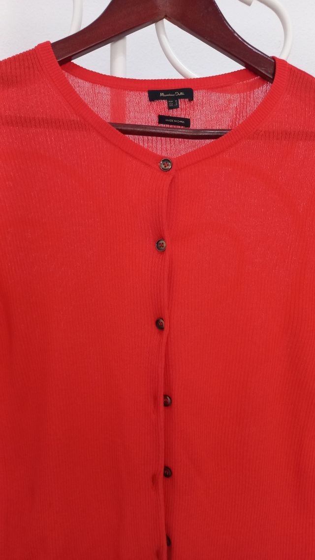 Cárdigan en color CORAL