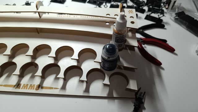 Estación pintura y pinceles