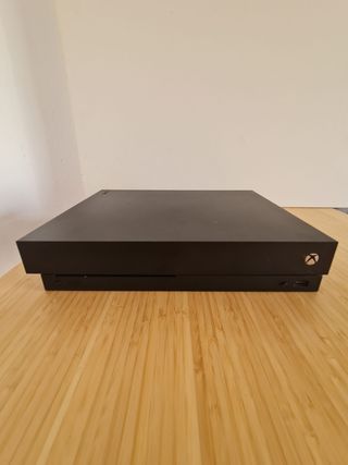 Xbox One X 1TB - Negra
