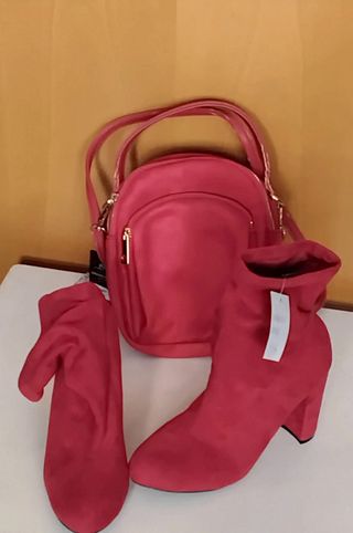 Botas y mochila 
