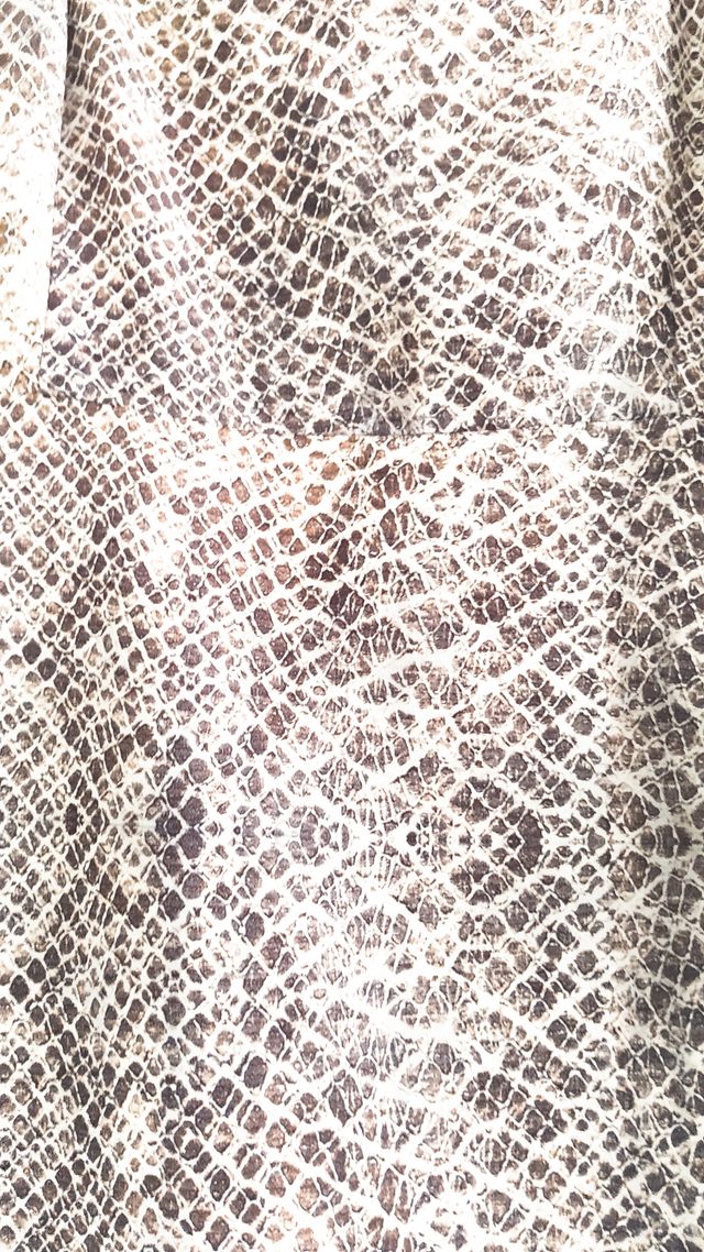 Vestido mini serpiente beige